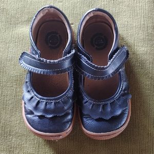 Size 11 Livie & Luca Ruche black shoes